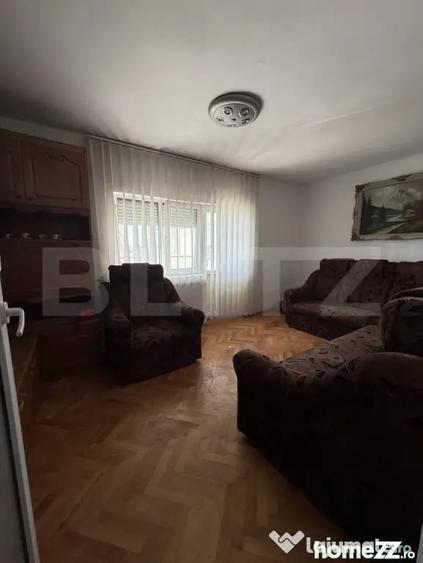 Apartament cu 3 camere decomandat în Micro 4