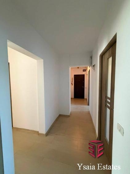 Apartament cu 4 camere decomandat în Anda