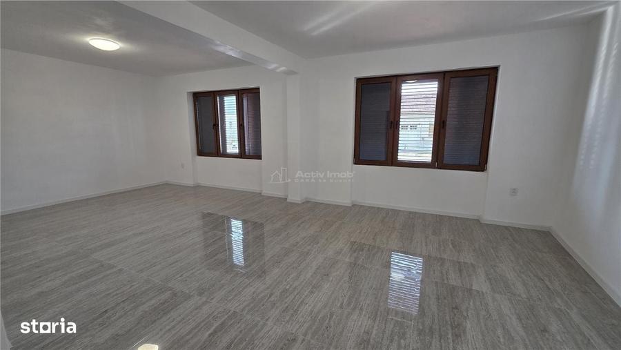 Spațiu comercial, de 130 mp, în Răcășdia