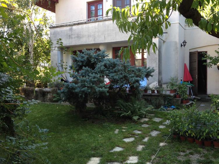 Casă cu 4 camere cu Teren 700 Mp în Ghermănești