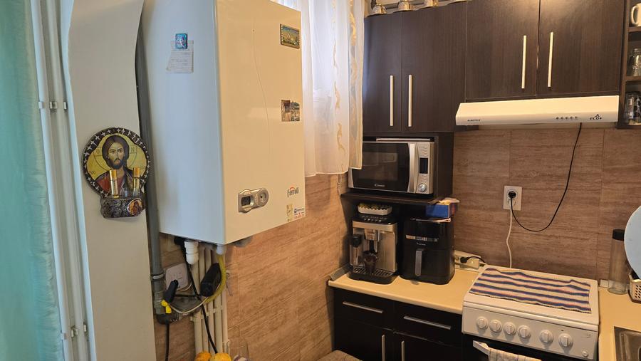 Vand apartament cu 2 camere cu GARAJ in Deva, Dacia (Romanilor), etaj 2, - 4