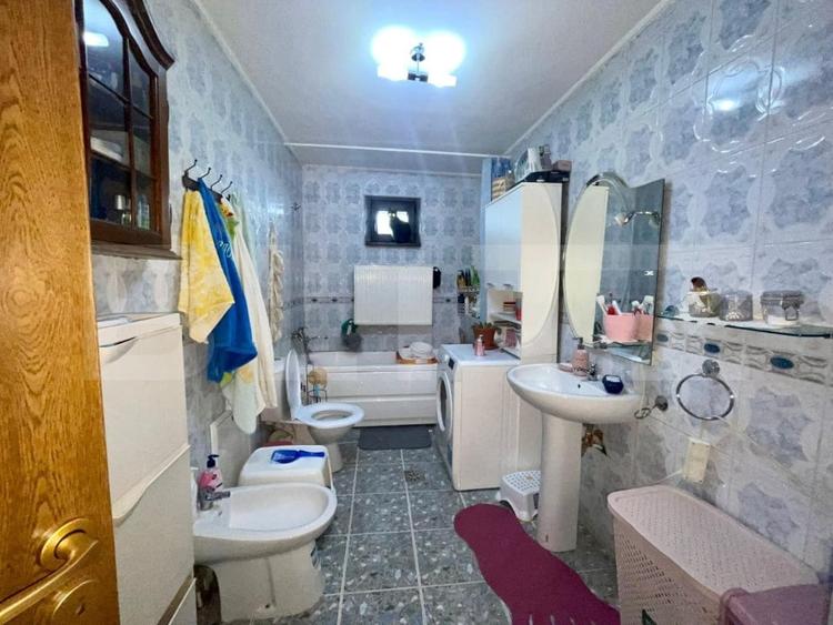 Casă individuală cu 8 camere cu Garaj în Miroslava