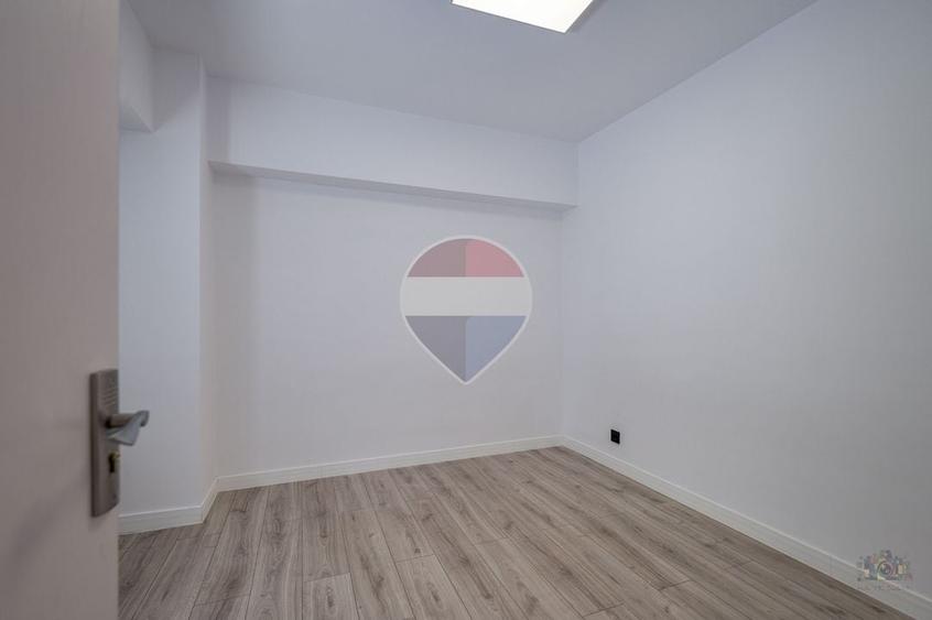 Apartament cu 4 camere decomandat în P-ța Unirii