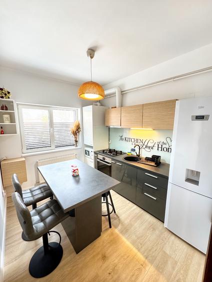 Apartament cu 2 camere decomandat în Titan