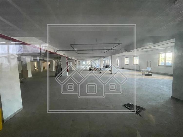 Spațiu comercial, de 614.25 mp, în Aeroport