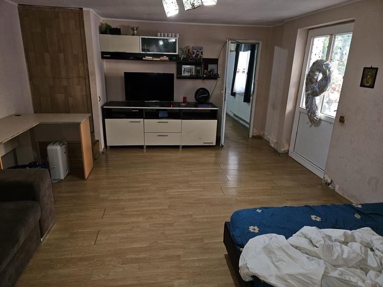 Casă cu 3 camere în Central