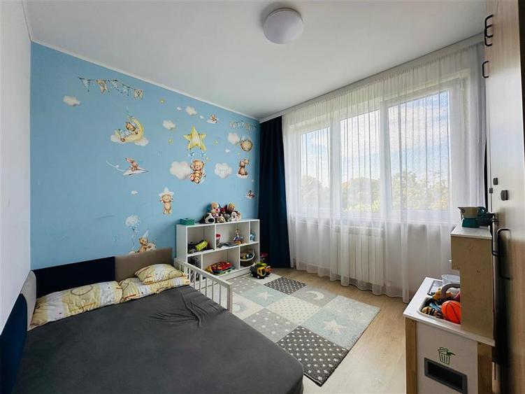 Apartament cu 3 camere decomandat în Rogerius