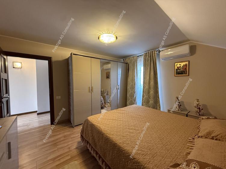 Casă individuală cu 5 camere cu Canalizare în Dumbrăvița