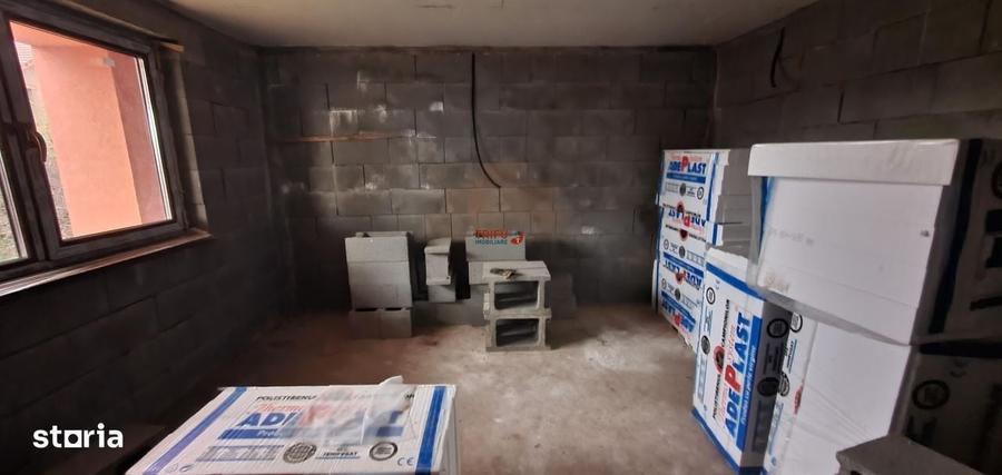 Casă cu 4 camere în Pâclișa