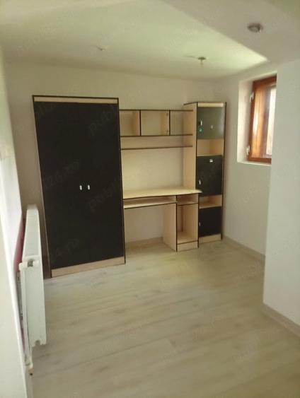 Casă cu 2 camere cu Teren 350 Mp în Piața Centrală
