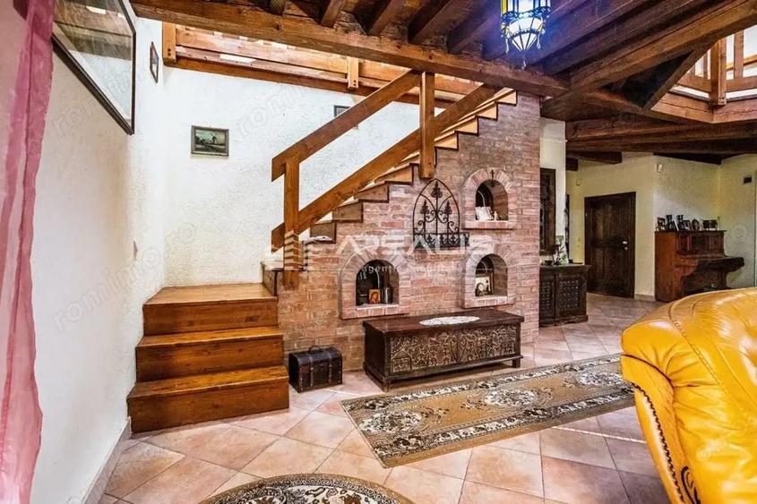 Casă cu 5 camere cu Teren 1370 Mp în Bodrogu Nou