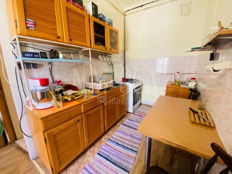 Casă individuală cu 5 camere cu Canalizare în Central