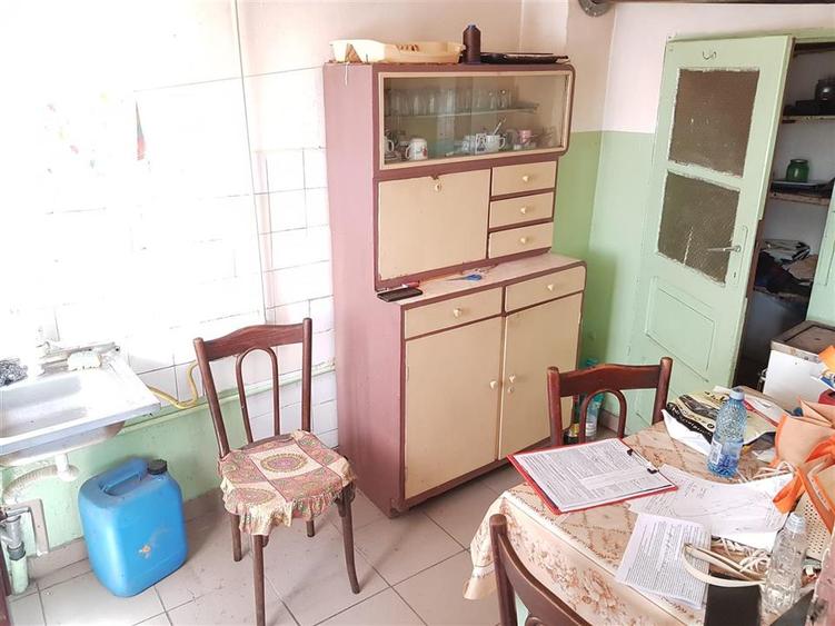 Casă cu 2 camere cu Teren 213 Mp în Central