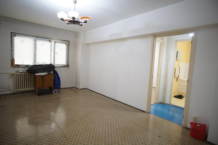 Apartament cu 2 camere semidecomandat în Basarabia