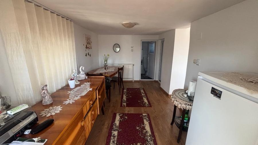 Casă individuală cu 4 camere cu Canalizare în Central
