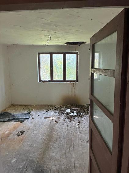 Casă cu 5 camere cu Teren 1255 Mp în Exterior Vest