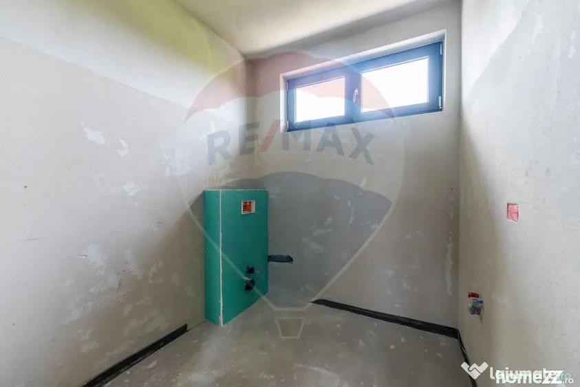 Apartament cu 4 camere decomandat în Pârneava