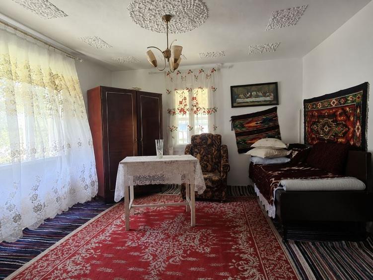 Casă cu 3 camere în Ferestrău-Oituz