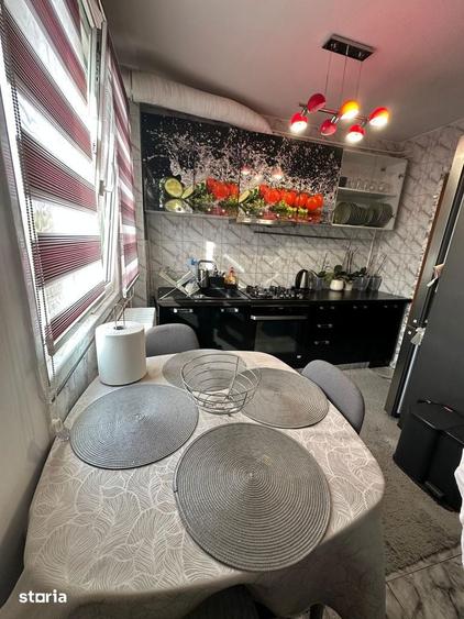 Apartament cu 3 camere semidecomandat în Militari