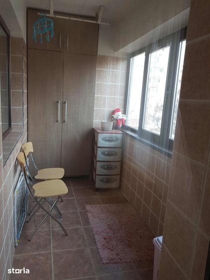 Apartament cu 3 camere, mobilat în Rahova