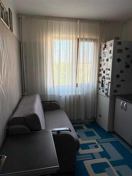 Garsonieră decomandată, mobilată în Nicolina