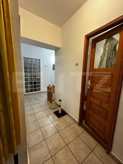 Apartament cu 4 camere decomandat, mobilat în Calea București