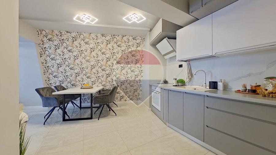 Apartament cu 3 camere semidecomandat, mobilat în Zorilor