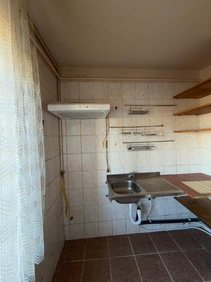 Apartament cu 3 camere decomandat în Steaua