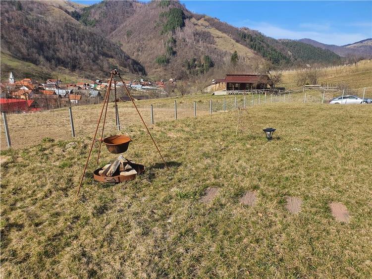 Teren intravilan de 1035 mp, în Râu Sadului