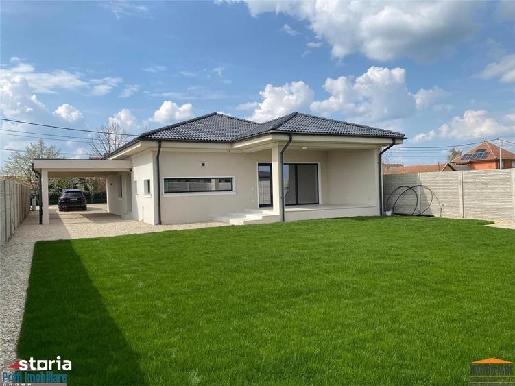 Casă cu 4 camere cu Teren 664 Mp în Zimandu Nou