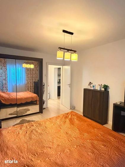 Apartament cu 2 camere semidecomandat în Văcăresti