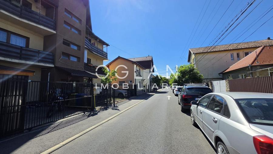 Apartament cu 3 camere decomandat, mobilat în Cedonia