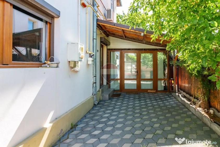 Apartament cu 4 camere semidecomandat în Turda