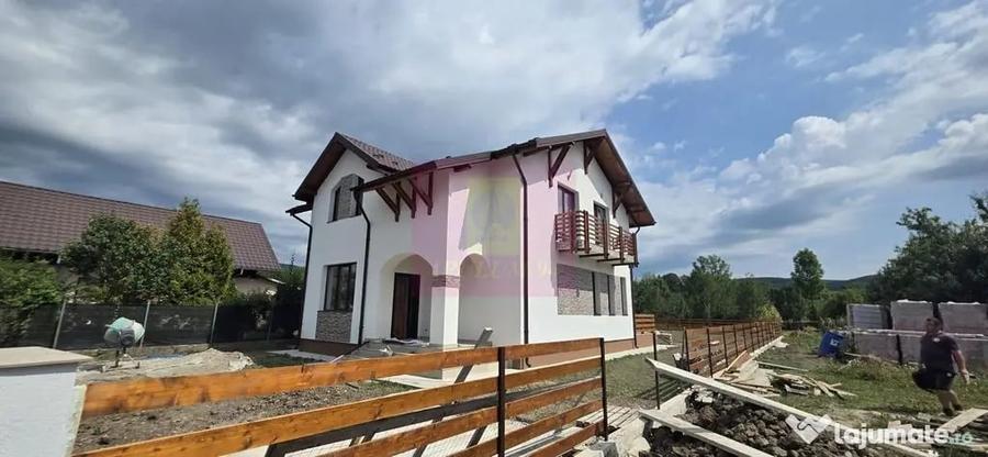 Vila cu 4 camere de vanzare in Brebu - Brebu (Prahova) - 4