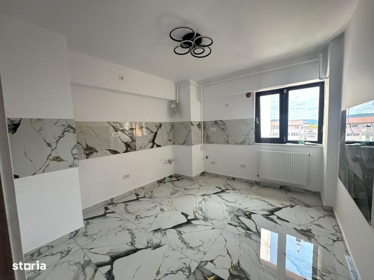 Apartament cu 4 camere decomandat în Prundu