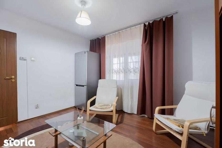 Apartament cu 3 camere decomandat, mobilat în Alexandru cel Bun