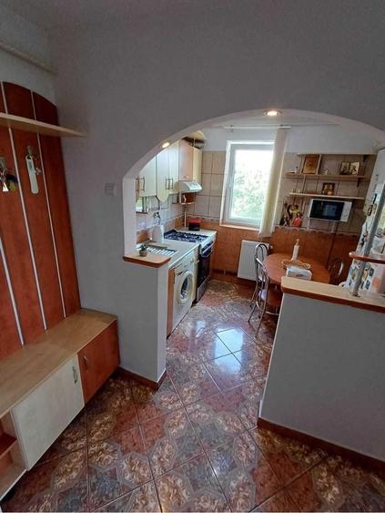 Apartament cu 2 camere decomandat în Aleea Trandafirilor