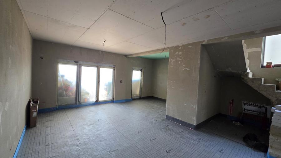 Duplex cu 5 camere cu Canalizare în Dumbrăvița