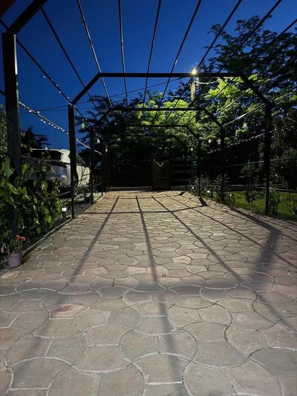 Casă individuală cu 3 camere cu Canalizare în Bujoreni