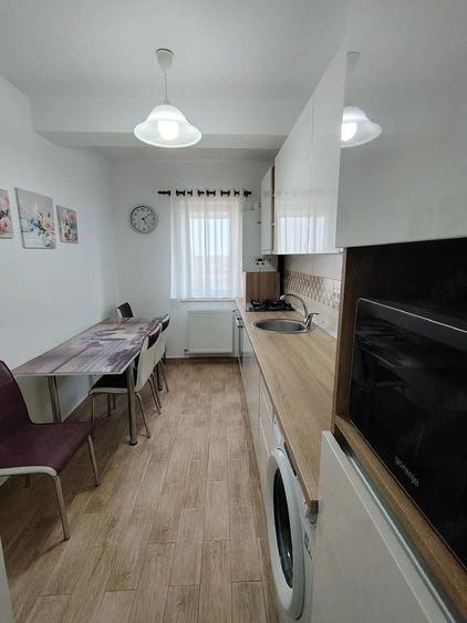 Apartament cu 2 camere decomandat, mobilat în Titan