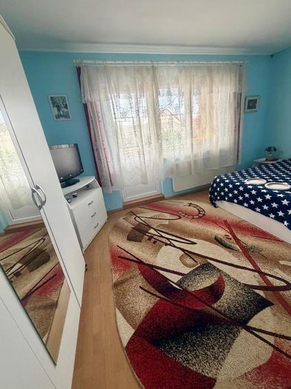 Casă individuală cu 6 camere cu Teren 186 Mp în Central