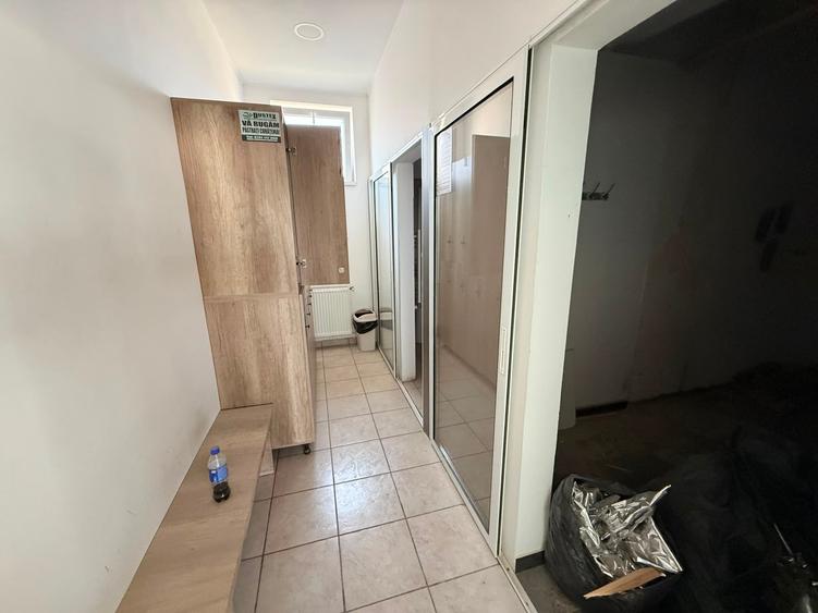 Spațiu comercial, de 650 mp, în Bragadiru