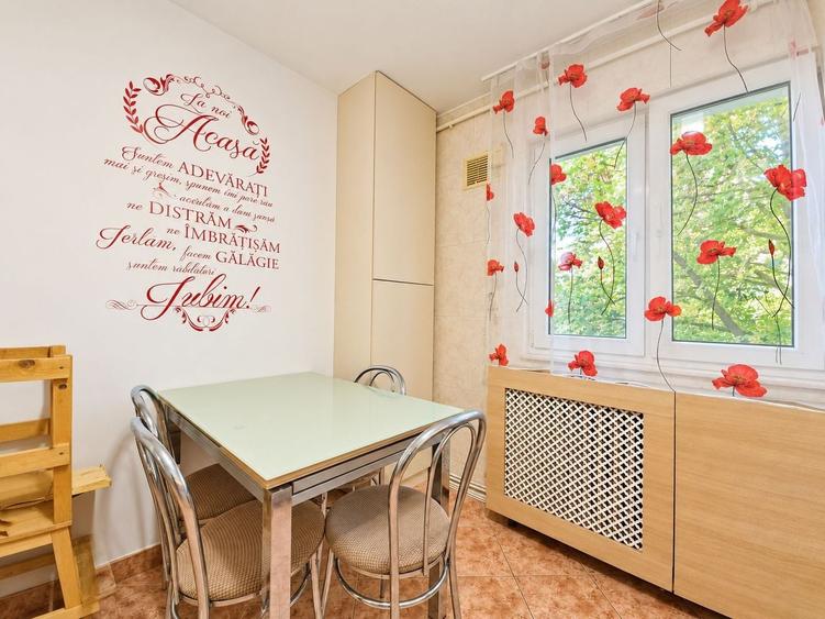 Apartament cu 3 camere semidecomandat, mobilat în Gheorgheni
