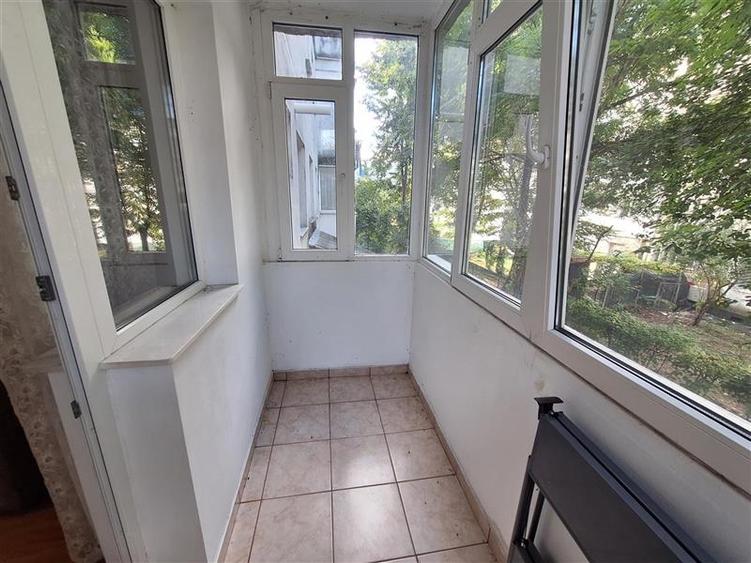 Apartament cu 3 camere nedecomandat, mobilat în Orizont