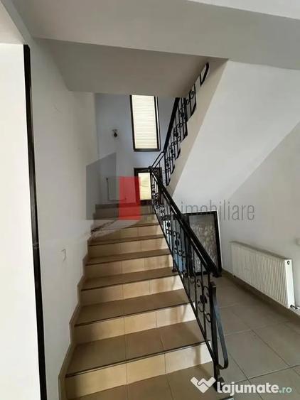 Casă cu 5 camere cu Teren 476 Mp în Dudu