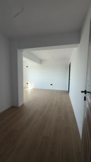 Apartament cu 3 camere decomandat în Sud-Est