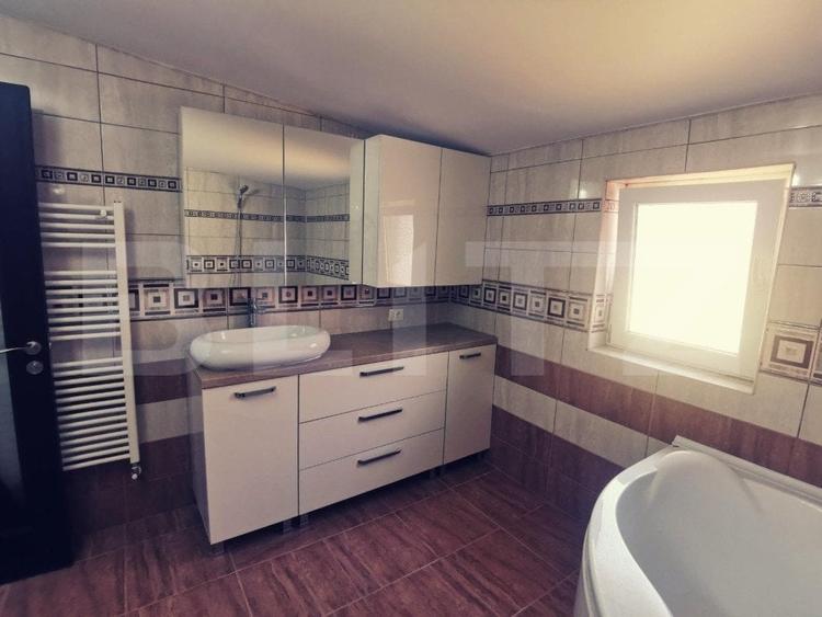 Spațiu industrial, de 1,800 mp, în Exterior Est
