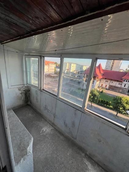 Apartament cu 3 camere decomandat în Valea Rosie