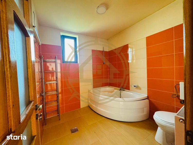 Casă cu 5 camere cu Teren 1192 Mp în Crevedia