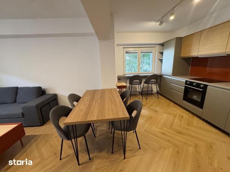 Apartament cu 3 camere semidecomandat în Dorobanți